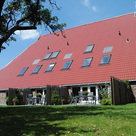 Appartementen verhuur De Trijehoek Stiens Buitenkant foto