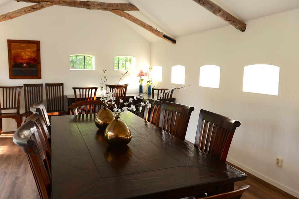 Appartementen verhuur De Trijehoek Stiens Buitenkant foto