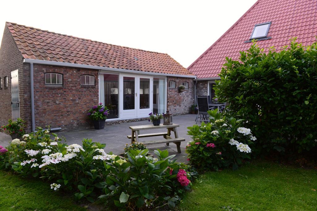 Appartementen verhuur De Trijehoek Stiens Buitenkant foto